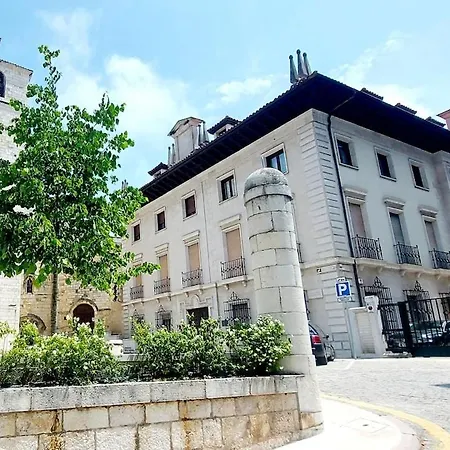 C3 Moderno Junto A La Catedral, *