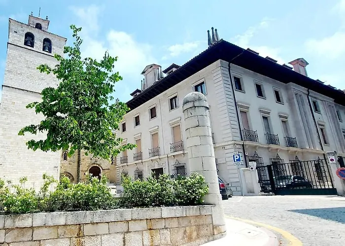 C3 Moderno Junto A La Catedral, *